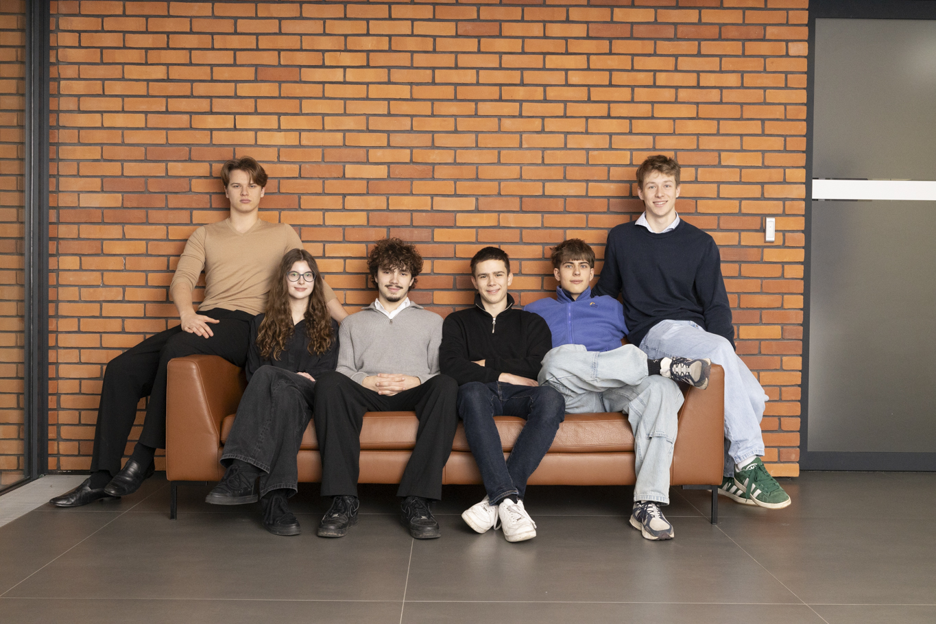 Ilustracja do artykułu: Poznańscy licealiści budują miniaturowego satelitę i walczą o finał prestiżowego konkursu ESA CanSat